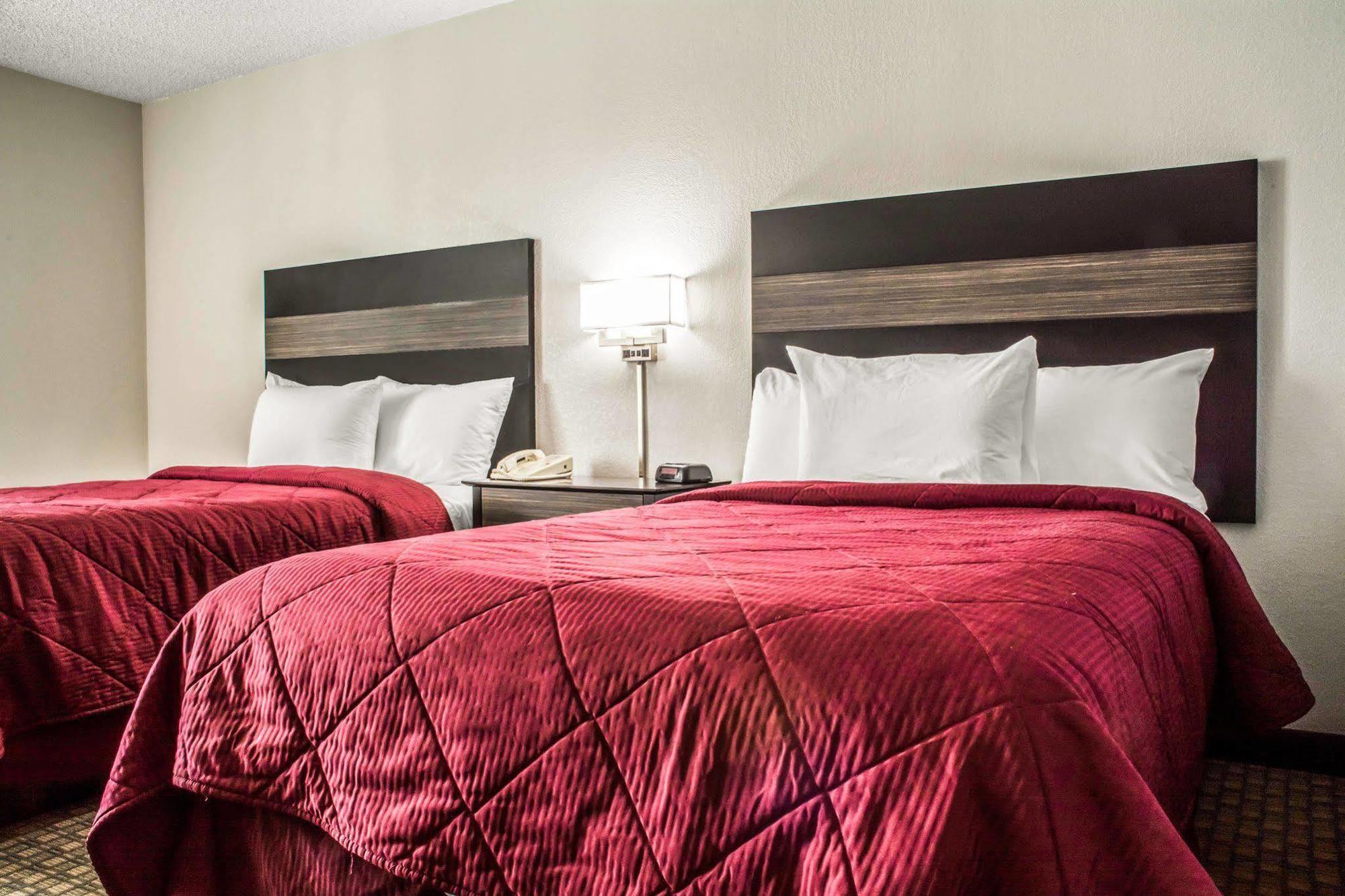Syracuse Carrier Circle Hotel 3*