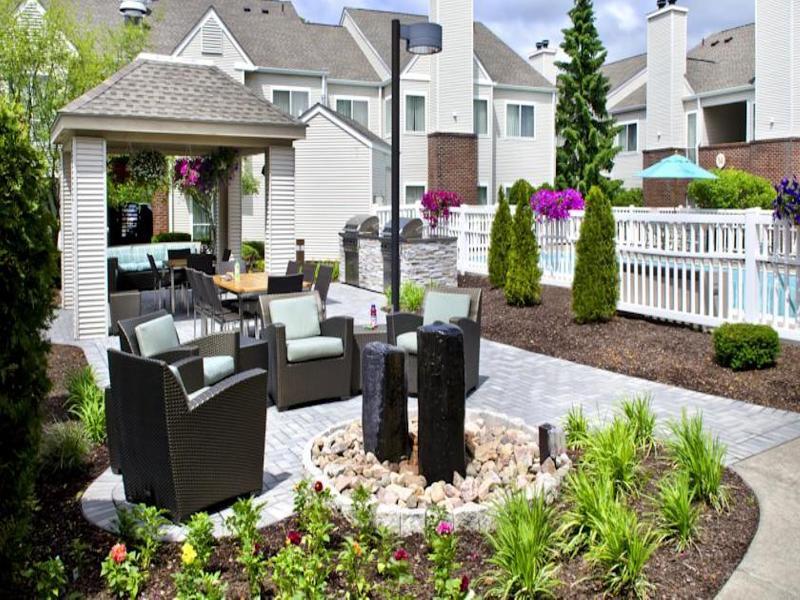 Hotel Syracuse Carrier Circle 3*
