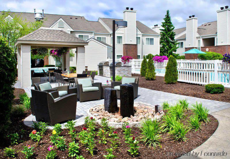 Syracuse Carrier Circle 3* East Syracuse